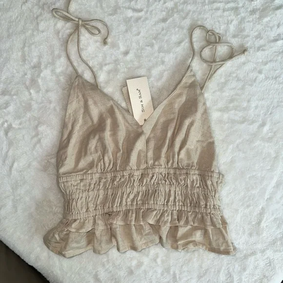 SIM & SAM Stylish Beige Ruffled Top - Picture 1 of 4